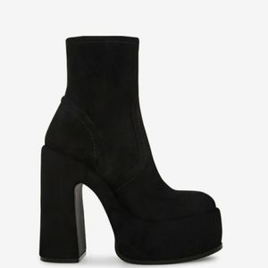 Stassie black boots